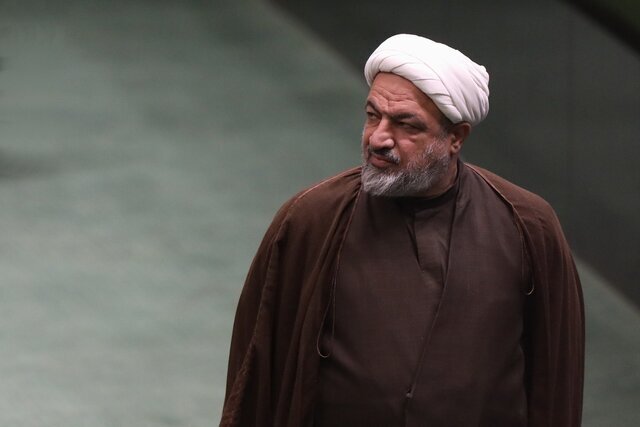 حمله همزمان رسایی به ظریف، شهرداری تهران و یک بانک خصوصی از تریبون مجلس/ قانون مشاغل حساس چرا برای بقیه اجرا نمی شود؟