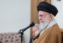 معلم یک چهره‌ی زیبای بانشاطِ دوست‌داشتنی در چشم آحاد مردم باشد تقدیر رهبر انقلاب از اهتمام ویژه رئیس جمهور به مسائل آموزش و پرورش/ سرمایه گذاری برای آموزش، هزینه نیست