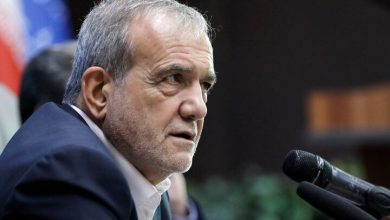 پزشکیان: پسران و دختران ما می‌توانند عروسک‌هایی باشند که جسمشان را نمایش دهند یا علمشان را عرضه می‌کنند/ فرزندانی تربیت کردیم که فکرشان به مهاجرت است