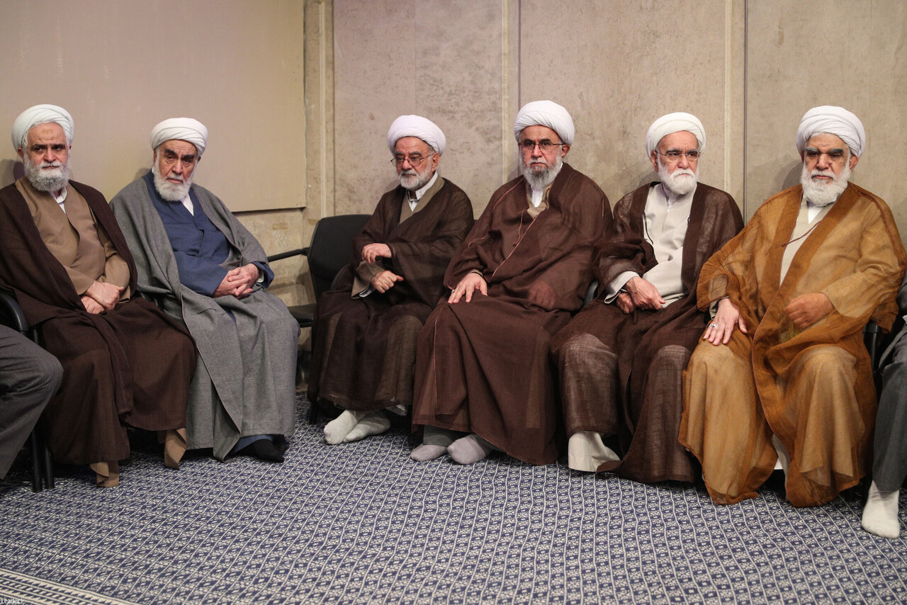 تصاویر حاشیه دیدار رهبرانقلاب با کارگزاران حج/ کدام یک از اعضای دولت در این دیدار حضور داشت؟/ وزیرِ در آستانه استیضاح هم بود