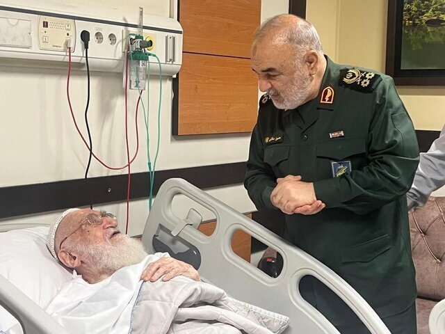 سرلشکر سلامی از آیت‌الله نوری همدانی عیادت کرد+تصویر