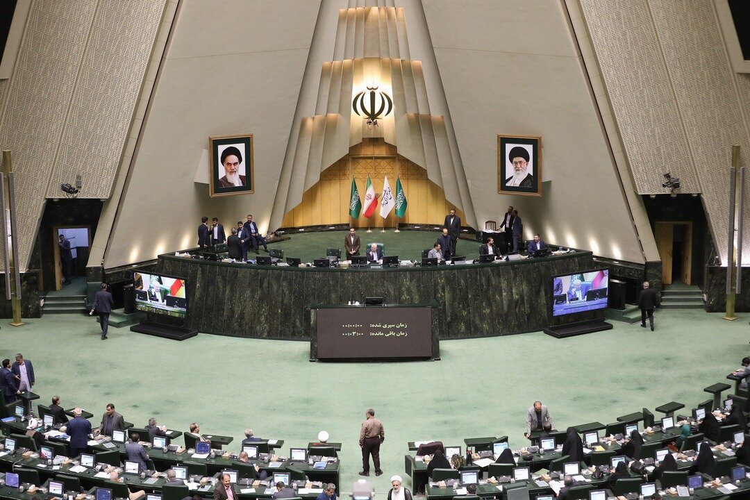 آیا نمایندگان بخاطر موافقت یا مخالف با استیضاح وزرا رشوه میگیرند؟/ ادعای میرسلیم ریشه در کجا دارد؟