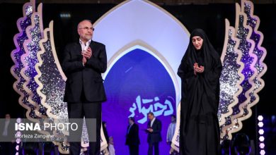 تجلیل رئیس مجلس از دختران شهدای مقاومت/ زینب سلیمانی و دختر شهید امیرعبداللیهان در کنار یکدیگر