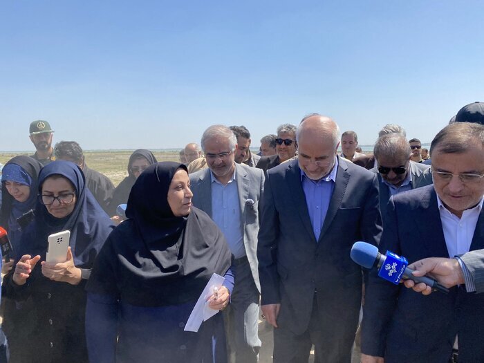 این بازدید که با همراهی مقامات محلی انجام شد، با هدف بررسی وضعیت کنونی جزیره و پیگیری خواسته‌های اهالی برای احیای این منطقه متروکه صورت گرفت