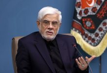 تصاویری از دیدار معاون اول رئیس جمهور با خانواده‌ شهید رئیسی و شهید رحمتی/ استقبال جمیله علم الهدی از عارف