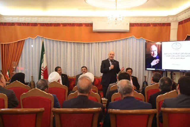 انتقاد قالیباف: مردم را از گردونه اقتصاد کشور حذف کردهایم/ بر اساس تاکید امام خمینی دولت حق کار اقتصادی ندارد