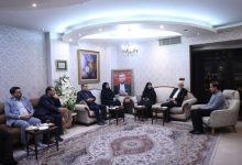 تصاویری از حضور عارف در منزل شهید امیرعبداللهیان/ کدام وزیر کابینه معاون اول را همراهی کرد؟