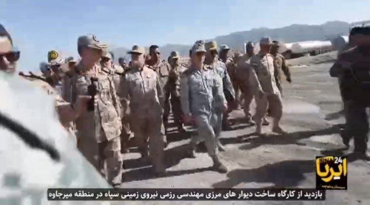 تصاویری از بازدید سرلشکر باقری از کارخانه ساخت دیوارهای بتنی در سیستان و بلوچستان