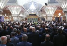 تصویری از حضور نمایندگان مجلس در حرم امام خمینی(ره)/ تجدید میثاق مجلسی‌ها با آرمان‌های انقلاب و امام(ره)