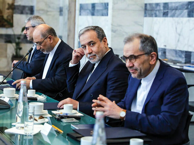 توضیحات عراقچی در مورد به تعویق افتادن مذاکرات ایران و آمریکا