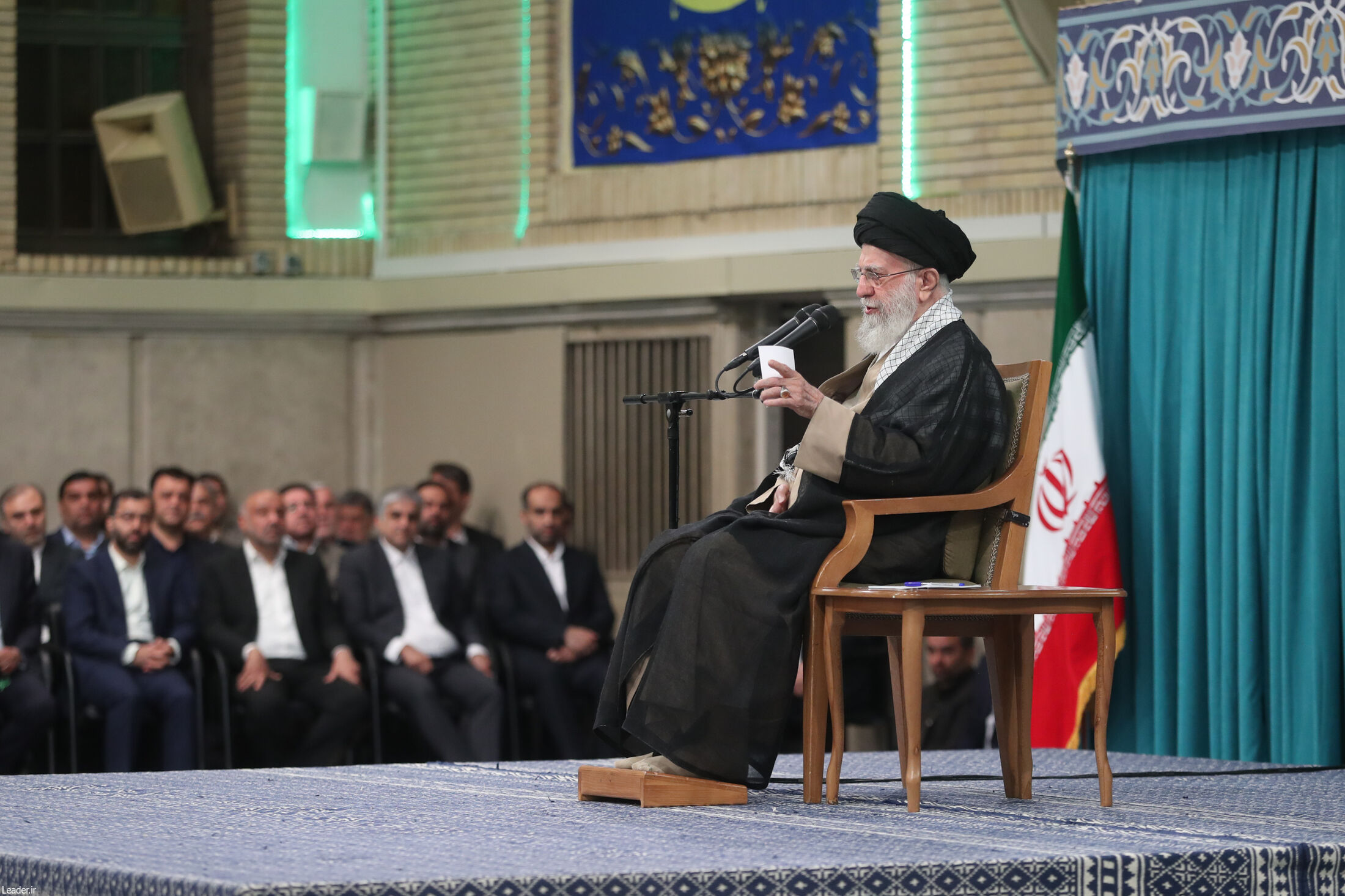 رهبر انقلاب: اولین موضوع کارگران، امنیت شغلی است