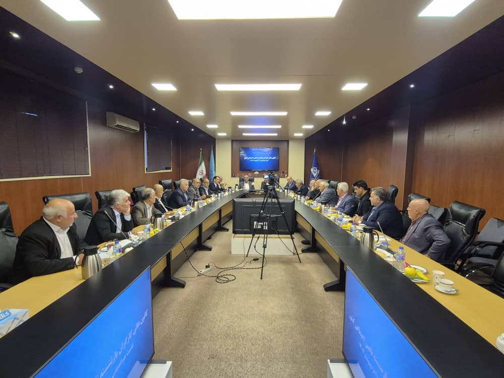 نشست هم اندیشی نمایندگان بازنشستگان تامین اجتماعی با وزیر کار