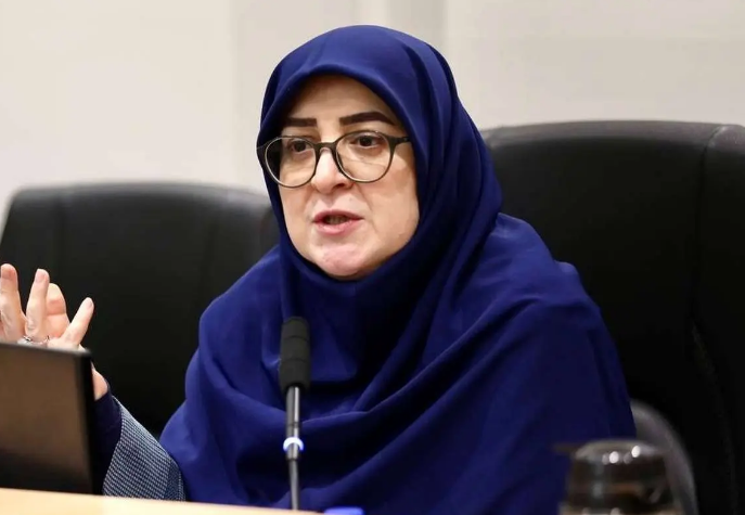 سخنگوی دولت درباره اعتراضات کامیونداران: براساس اعلام وزارت نفت، چنانچه کامیونداران در مسیری که برای آن بارنامه الکترونیکی صادر شده حرکت کنند، هیچگونه تغییر قیمتی در سوخت مصرفی آنها اعمال نخواهد شد / همچنین انتقال باری که دارای بارنامه الکترونیکی باشد را مجاز می دانیم