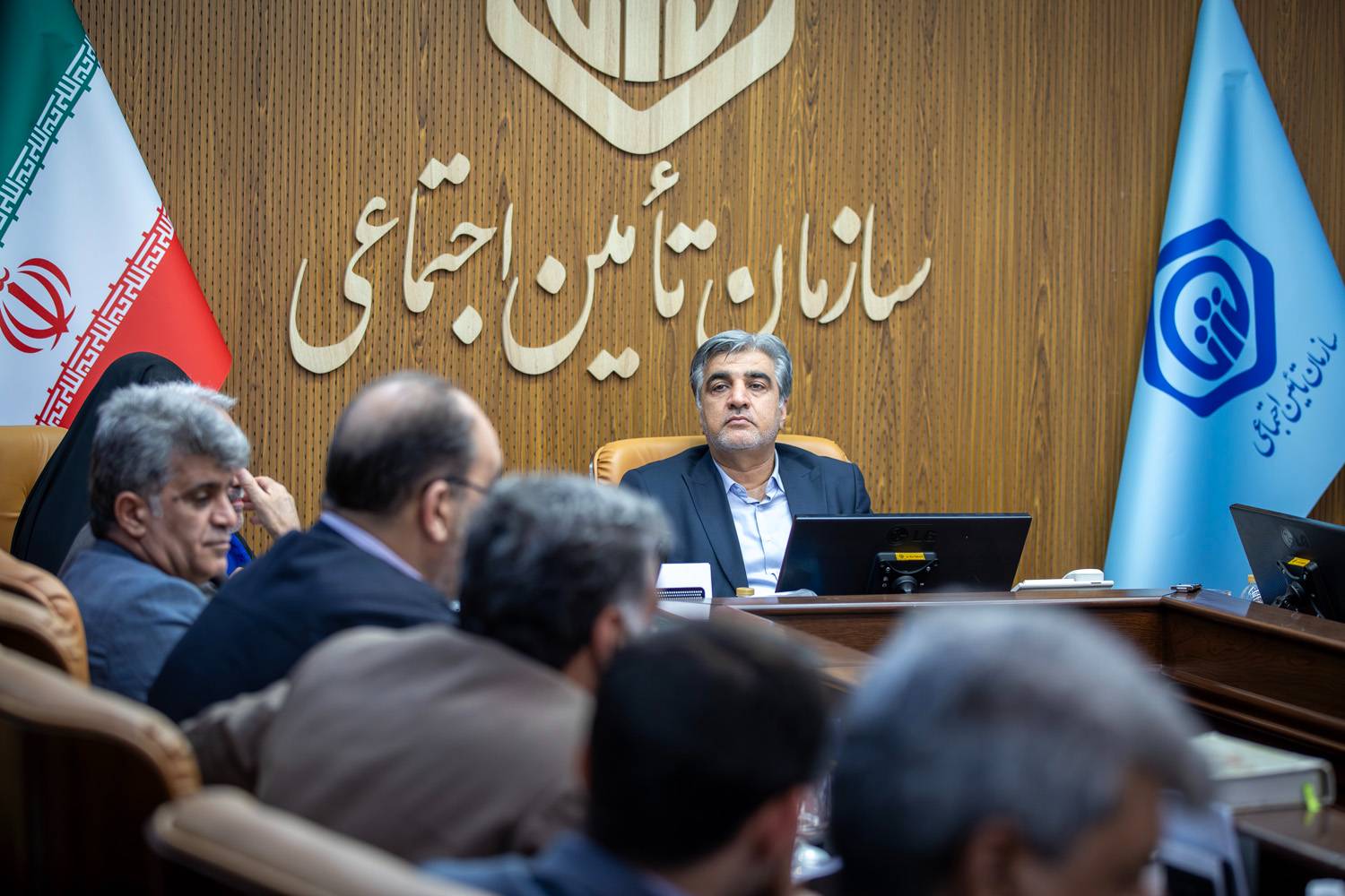 در نشست مشترک اعضای هیات مدیره کانون عالی انجمن های صنفی کارگران و مدیر عامل تامین اجتماعی چه گذشت؟