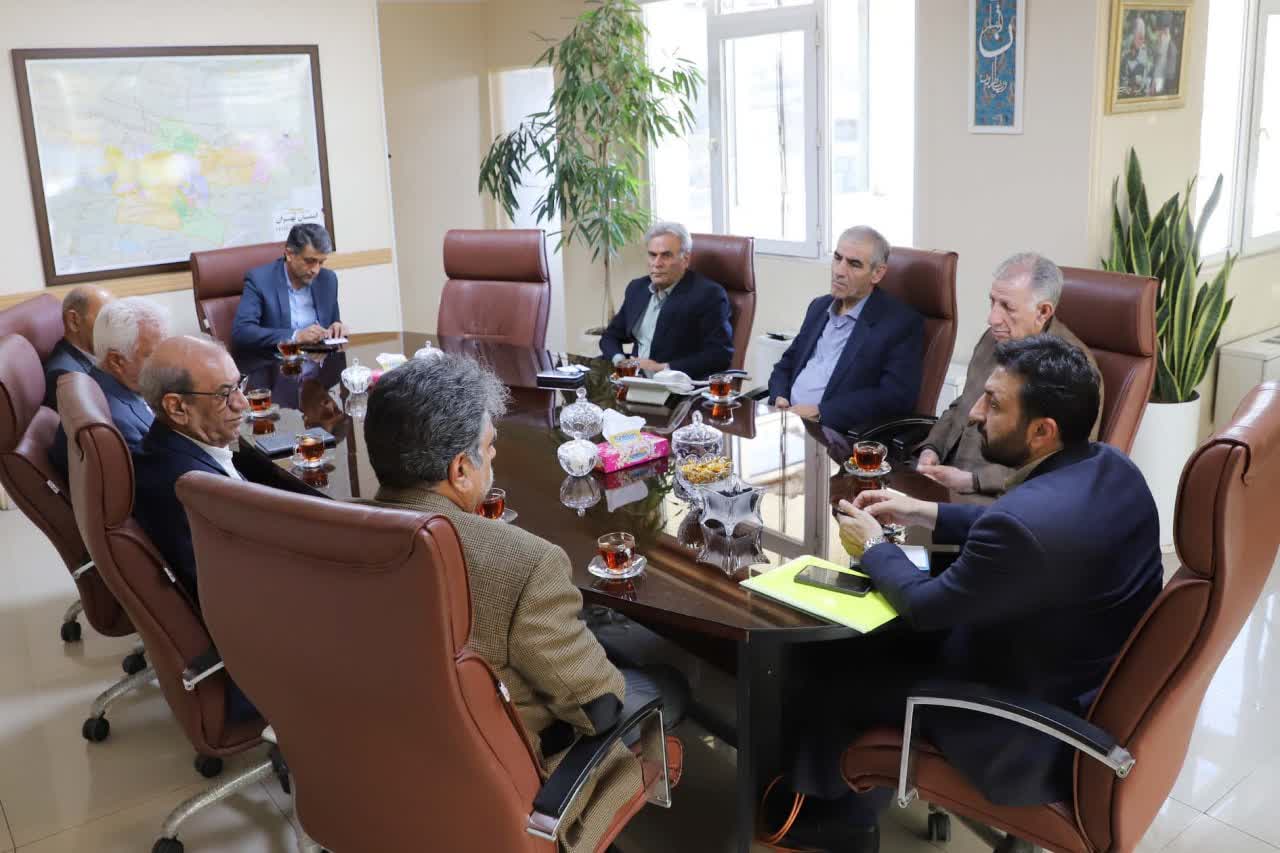 نشست مشترک رییس و اعضای هیات مدیره کانون کارگران بازنشسته تامین اجتماعی تهران با مدیر کل کار استان تهران