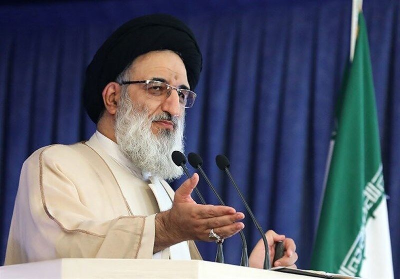 امام جمعه کرج: اکنون برای اینکه برخی ایراد نگیرند، [مذاکره] پیش می‌رود