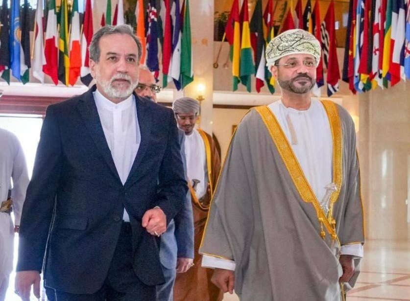 خبرگزاری دولت: پیش بینی میشود عراقچی در دیدار با وزیر خارجه عمان اعتراض و انتقاد تهران از سیاست فعلی آمریکا در میانه مذاکرات را به طرف عمانی منتقل کند