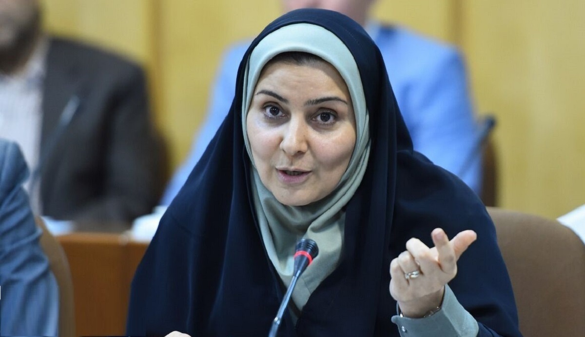نماینده مجلس: ۵۰ نفر پیش نویس استیضاح وزیر راه را امضا کرده اند/ فرزانه صادق خودش استعفا کند تا کار به استیضاح نکشد