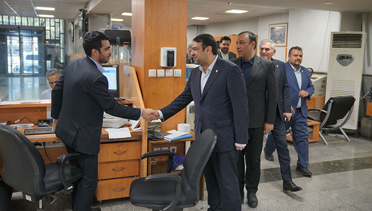نجارزاده: استمرار خدمات بانکی و درگاه های غیرحضوری بانک ملی ایران در سراسر کشور