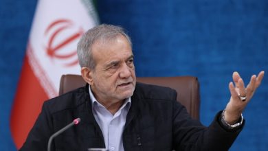 پزشکیان: ظرفیت مرزی ایران را نمی‌شود تحریم کرد، با دلار معامله نکنند، می‌شود کالا به کالا معامله کرد/ با نگاه عدالت محور به استان ایلام آمده‌ایم