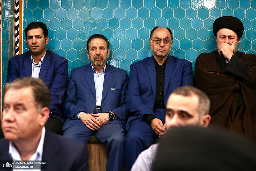 تصاویری از ناطق نوری و بهزاد نبوی در مراسم ختم برادر هاشمی رفسنجانی/ سردار حقانیان همنشین سید حسن خمینی شد/ وزیر دولت روحانی هم آمد