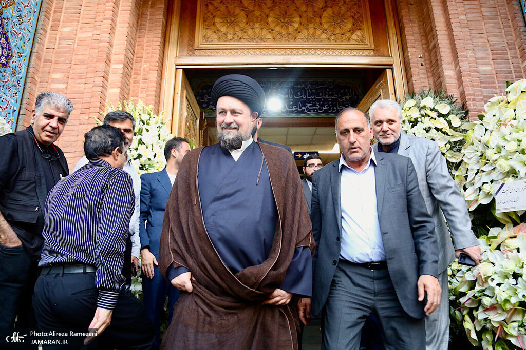 تصاویری از ناطق نوری و بهزاد نبوی در مراسم ختم برادر هاشمی رفسنجانی/ سردار حقانیان همنشین سید حسن خمینی شد/ وزیر دولت روحانی هم آمد