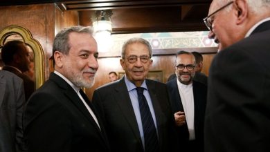دیدار عراقچی با عمرو موسی، نبیل فهمی و محمد العرابی در رستوران و دیدر از بازار خان‌ الخلیلی/عکس