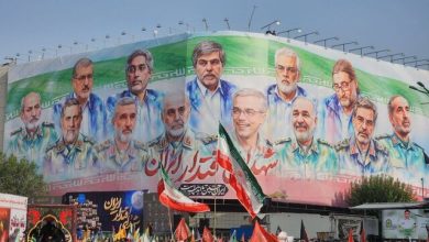 حضور وزیر راه و شهرسازی در مراسم تشییع شهدا