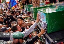 حضور رزمندگان لشکر فاطمیون در مراسم تشییع شهدای اقتدار/ دلنوشته‌ یک پدر برای پسر شهید/ ماکت کدام موشک در مراسم به نمایش گذاشته شد؟