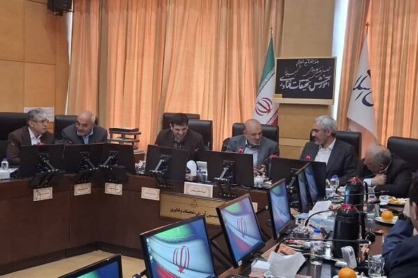 بررسی برنامههای وزیر پیشنهادی اقتصاد در کمیسیون آموزش