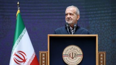 پزشکیان: اگر کسانی که باید عمل کنند، نخواهند یا ندانند؛ هیچ تئوری‌ای مشکل ما را حل نمی‌کند/ کشور به مدیران شایسته نیاز دارد، نه هم‌جناح/ باید به دنبال کسی باشیم که بتواند مسائل را حل کند، حتی اگر مخالف من باشد