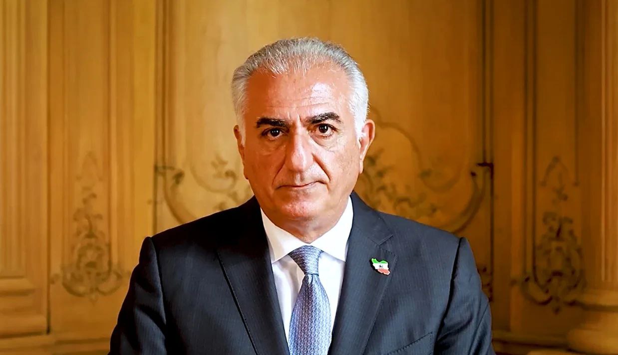 رضا پهلوی به دلیل فشار آتش بس دچار حمله قلبی شد.