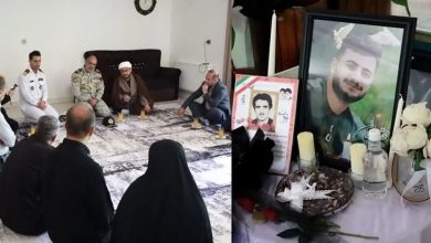 دیدار یک فرمانده ارتشی با خانواده سرباز شهید شده در بندرعباس+ تصویر