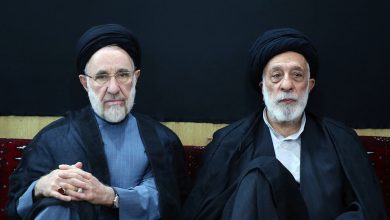 همنشینی هادی خامنه‌ای و خاتمی در یک مراسم عزاداری +تصاویر
