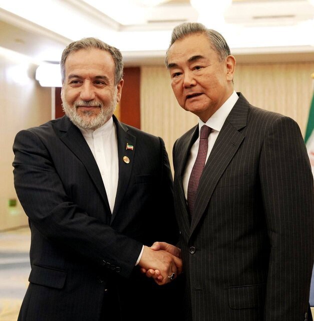 رایزنی عراقچی با وزیرخارجه چین؛ وانگ‌یی از حسن‌نیت هوشمندانه ایران تمجید کرد/عکس