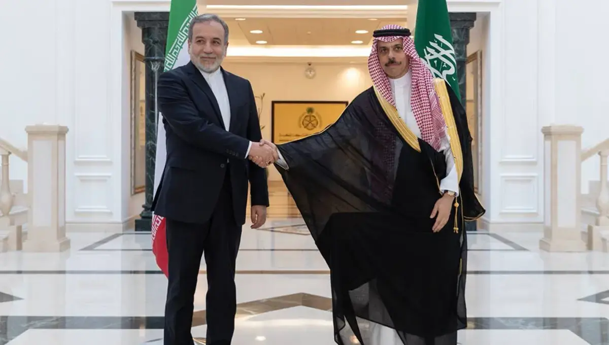 دیدار وزرای خارجه ایران و عربستان در جده: گفتوگو درباره روابط دوجانبه و صلح منطقه