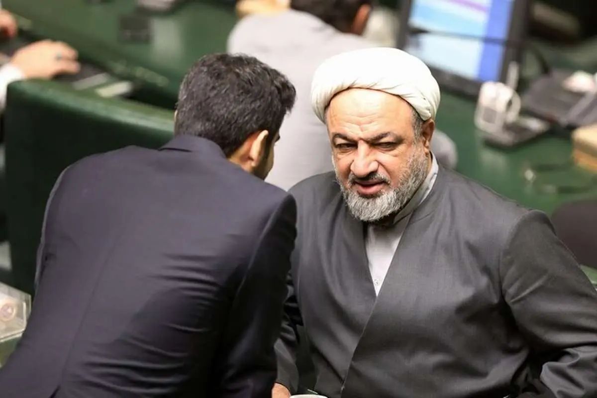 انتقاد شدید روزنامه جوان از رسایی: چه کسانی به این بیهویتها اجازه داده تا رئیسجمهور را در حساسترین برهه، به باد توهین بگیرند؟ / عقدههای سیاسی خود را بر سر و روی مردم نکوبید/ تو نماینده کدام مردمی که همچنان ساز ناکوک میزنی؟