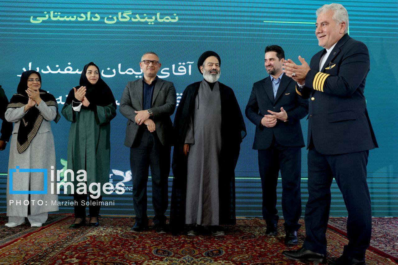 غیبت معنادار وزیر در مراسم تقدیر ایران‌ایر از خود؟!