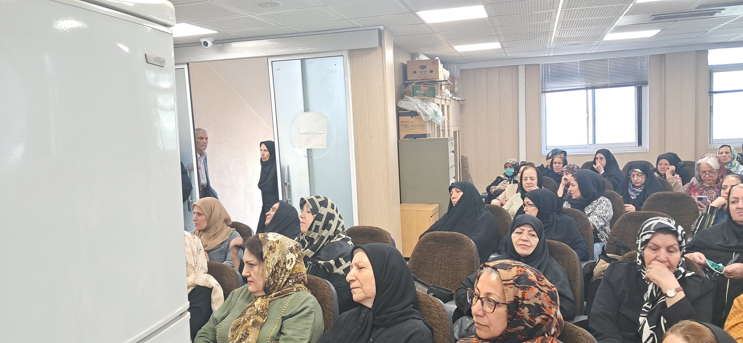 انتقاد از مصوبه اخیر دولت و لحاظ نکردن منابع و مصارف تامین اجتماعی در شرایط فعلی/ پرداخت معوقات فروردین ماه در دستور کار کانون های بازنشستگان