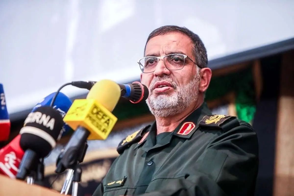 سردار نائینی، سخنگوی سپاه: جنگ اخیر را باید همزمان روانی، ادراکی، تکنولوژیکی و سخت دانست/ هدف اصلی دشمن تجزیه ایران بود