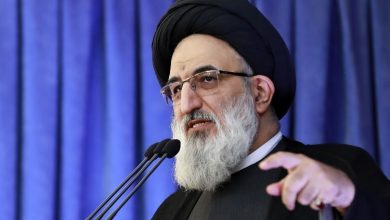 امام جمعه کرج: لعن بر آمریکا را ادامه می‌دهیم / اروپا برده حلقه‌به‌گوش آمریکا است
