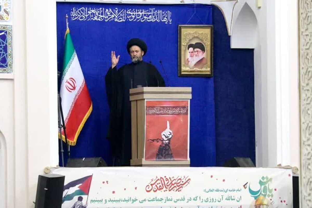امام جمعه اردبیل: هر کسی با هر مشرب سیاسی انسجام ملی را به هم میریزد قطعاً عامل دشمن است