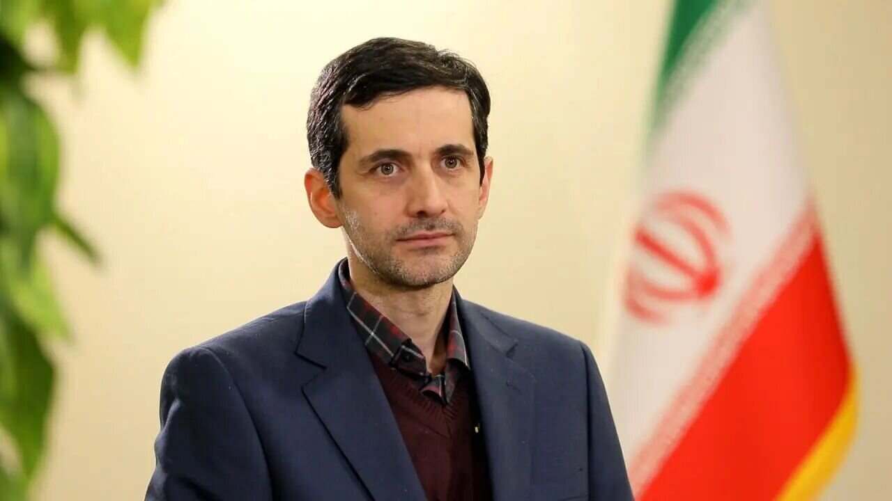 کنایه پسر رئیس‌جمهور به سعید جلیلی؛ صحبت درباره مذاکره گوساله‌پرستی نیست/ اگر عینک دودی به چشم بزنیم، دنیا را سیاه و سفید می‌بینیم