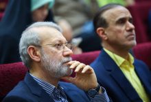 استقبال عجیب از علی لاریجانی در لبنان با برنج + تصویر