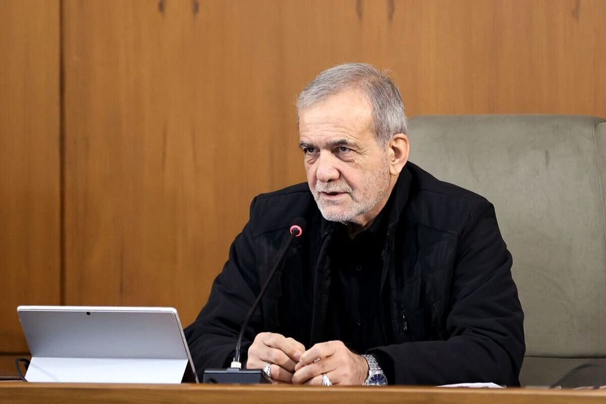 جانشین معاون سیاسی سپاه: متأسفانه اشتباهات کلامی رئیس‌جمهور، در مواقع خاص زیاد شده است/ عرصه سیاست‌ خارجی جایی برای بیان هر واقعیتی نیست