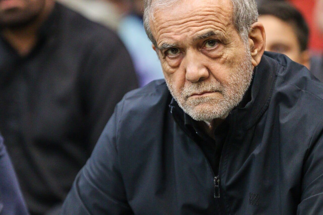 نباید چماق برکناری را بر سر هر رییس جمهوری کوفت/ پزشکیان بنیصدر نیست که به مجلس نیاید/ مگر پزشکیان با مجاهدین خلق یا سازمان مشابه آن ائتلاف کرده؟!