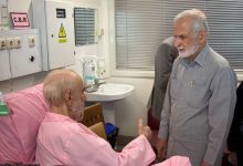 عیادت کمال خرازی از سیدمحمد خاتمی/ دیدار وزیر دولت اصلاحات با رییس دولت اصلاحات + عکس