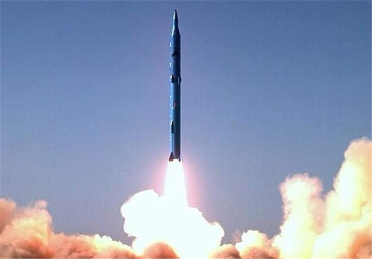 ایران در پاسخ به ماجراجویی احتمالی دشمن موشک های جدید به‌کار می‌گیرد/ در روزهای پایانی جنگ ۹۰ درصد موشک‌های ما به اهداف برخورد می‌کردند