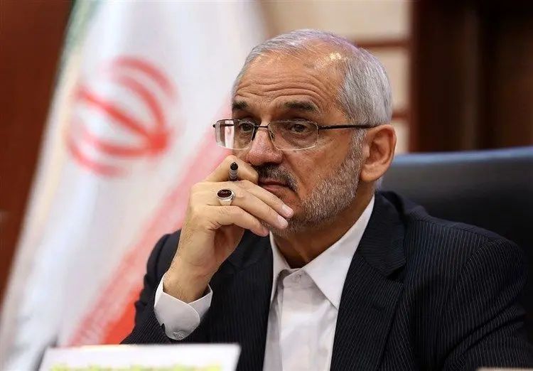 رئیس دفتر پزشکیان: پس از حمله اسرائیل به جلسه شورای عالی امنیت ملی، پای «پزشکیان» کمی زخم و سر و روی «سرلشکر موسوی» هم پر از خاک شده بود/ وزیر کشور طوری خاک تنفس کرده بود که دچار مشکل شده بود/ در پای رئیسجمهور خون متورم شده بود که پزشکان آن را تخلیه کردند