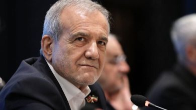 پزشکیان: هر قدر به دور خودمان دیوار بکشیم، فقط از قافله تمدن و پیشرفت عقب می‌مانیم / اینکه در حصار خودساخته بنشینیم و مرتب از این بگوییم که ما بهترین و پیشرفته‌ترین هستیم بگوییم، باعث پیشرفت و رشد ما نمی‌شود